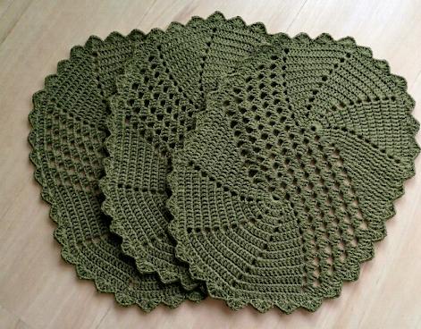 Tapete de Chochê Oval Espiral Artesanal - Avulso 60 x 36 cm cada