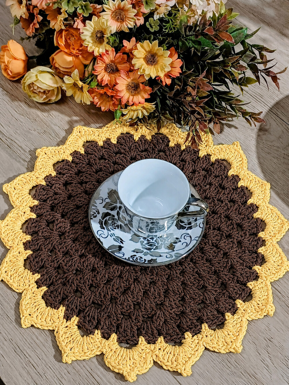 Sousplat de Crochê Girassol 30cm / Mesa Posta Decoração / Barb