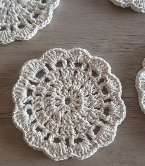Kit 4 Porta Copos e Xícaras em Crochê - Elegância e Proteção