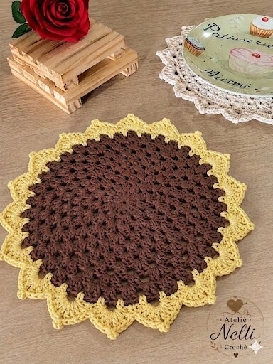 Sousplat de Crochê Girassol 30cm / Mesa Posta Decoração / Barb