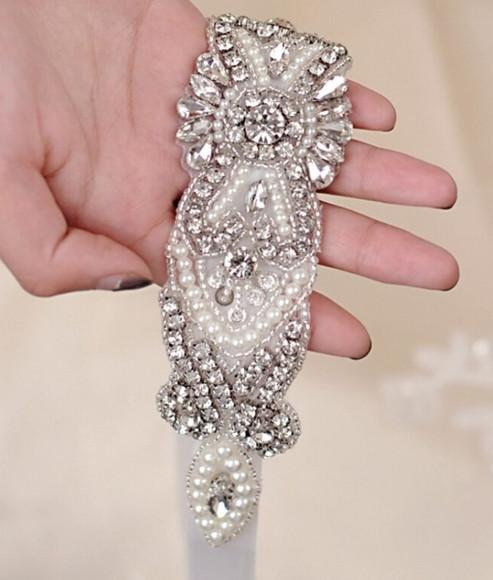 Aplique de strass e pérolas