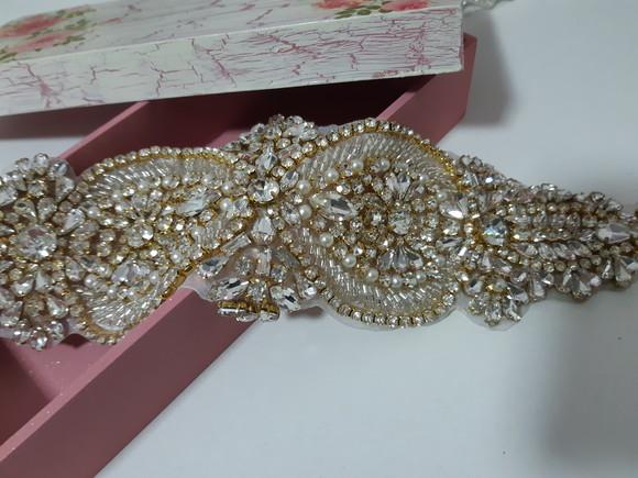Aplique de Strass Grande Dourado Tamanho 38,5 x 7,5