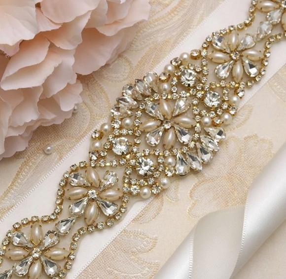 Aplique Dourado com Strass e Pérolas