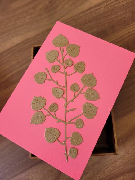 Aplique Folhas em Papel Kraft (2 Modelos)