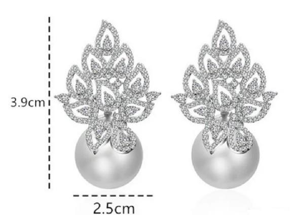 Brinco de Pérola e Folhas de Zircônia
