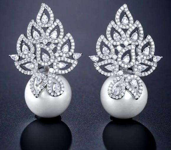 Brinco de Pérola e Folhas de Zircônia