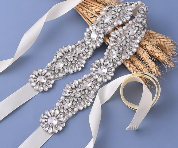 Cinto Aplique flores de strass prata e pérolas