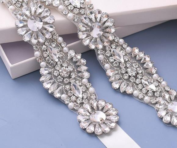 Cinto Aplique flores de strass prata e pérolas