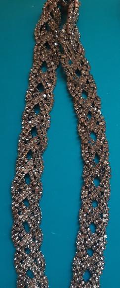 Cinto de Metal Trançado de Strass Preto