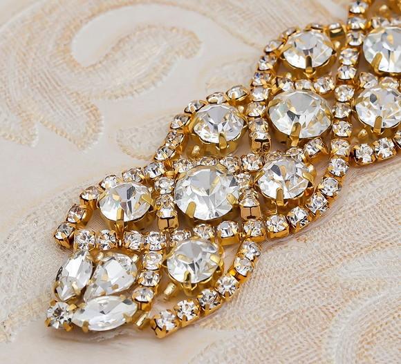 Cinto de Pedraria Dourado com Pérolas