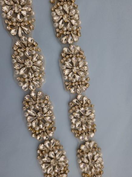 Cinto de Strass Dourado com Pérolas