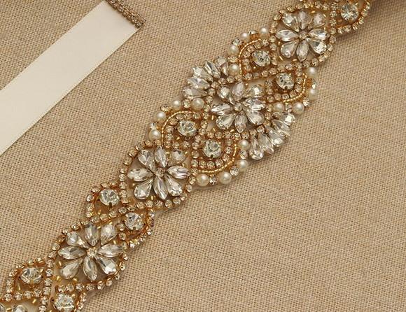 Cinto de Strass Dourado com Pérolas Aplique 55 cm