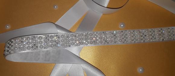 Cinto de strass e pérolas delicado