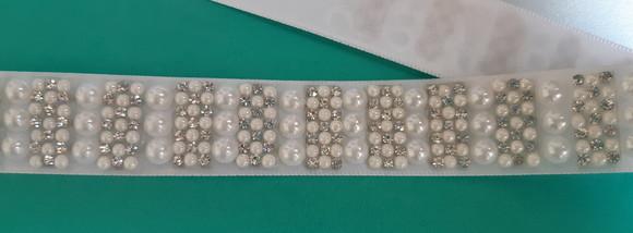 Cinto de strass e pérolas delicado