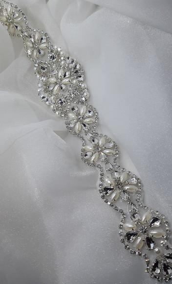Cinto de Strass e Pérolas Prata Aplique 35 Cm!