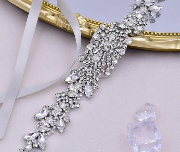 Cinto de Strass Prata Aplique 65cm