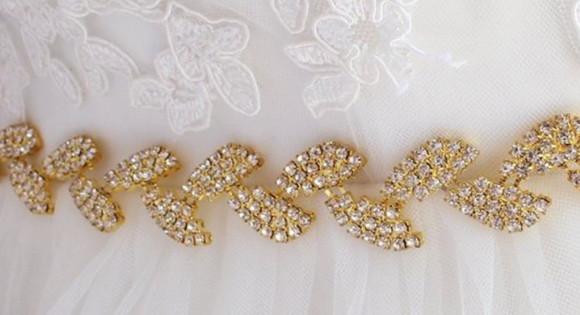 Cinto Dourado Folhas de Strass