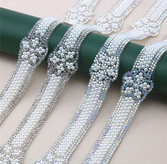 Cinto Flor de Pérolas e Strass