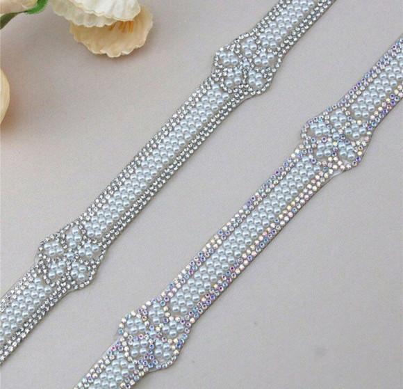 Cinto Flor de Pérolas e Strass