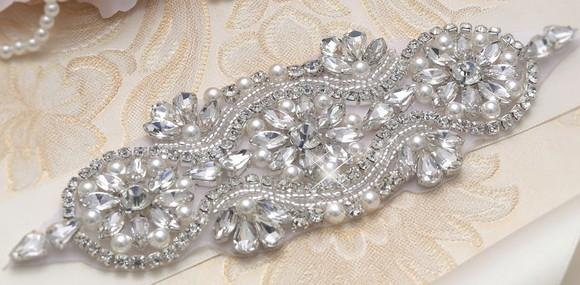 Cinto prata com strass e pérolas PROMOÇÃO!