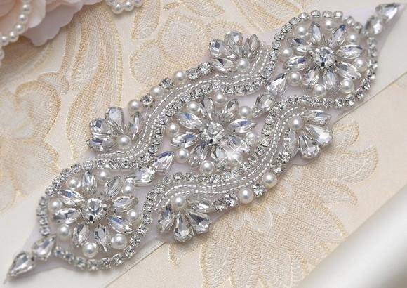 Cinto prata com strass e pérolas PROMOÇÃO!