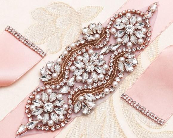 Cinto rosé gold com strass e pérolas PROMOÇÃO!