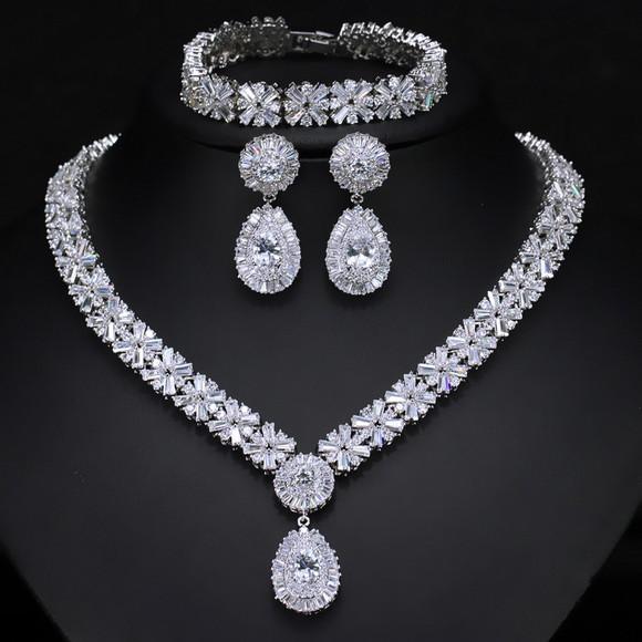 Conjunto Colar, Brinco e Pulseiras de Zircônia