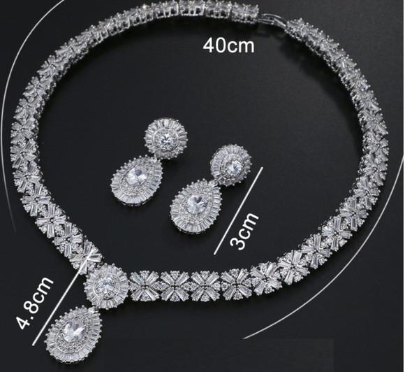 Conjunto Colar, Brinco e Pulseiras de Zircônia