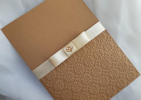 Convite Cor Kraft com Textura e Fita