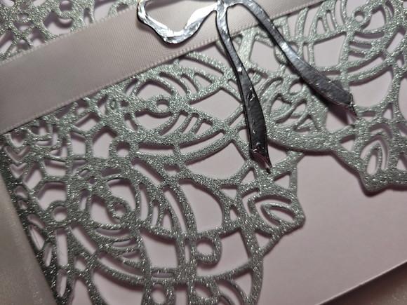 Envelope Rendado Prata com Glitter para convite casamento 15 anos