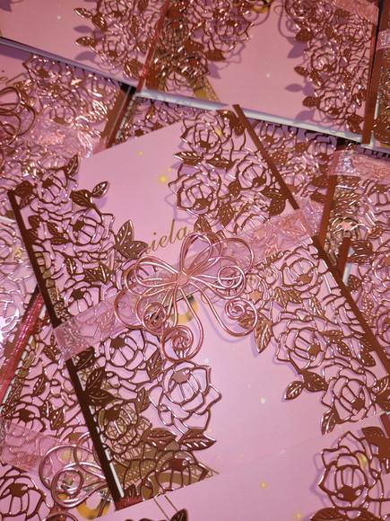 Convite Rosa em Papel Laminado