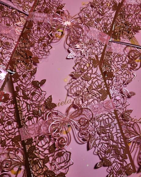 Convite Rosa em Papel Laminado