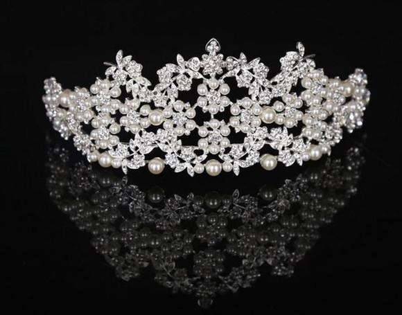 Coroa Tiara Flor de Pérolas Rosé ou Prata