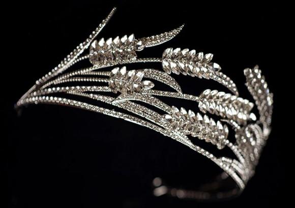 Coroa Tiara folhas de strass