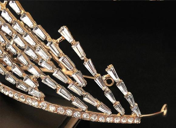 Coroa Tiara luxo de strass prata ou dourada