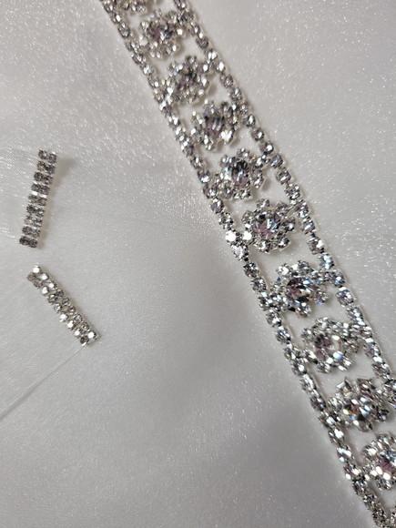 Kit com 4 Apliques Folhas de Strass Prata 56cm Cada