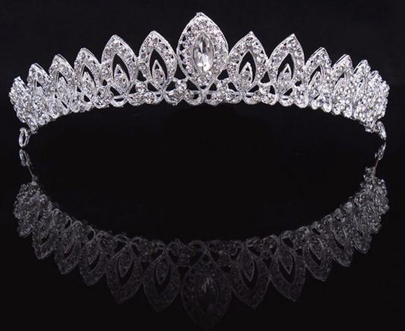 Tiara delicada de strass para noivas