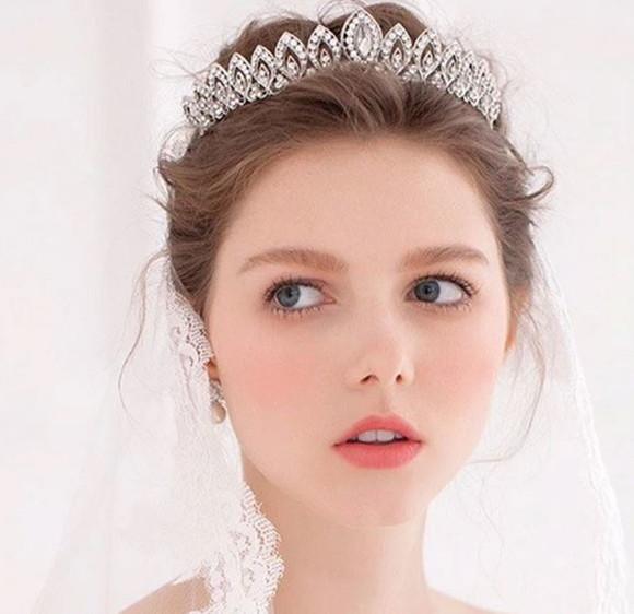 Tiara delicada de strass para noivas