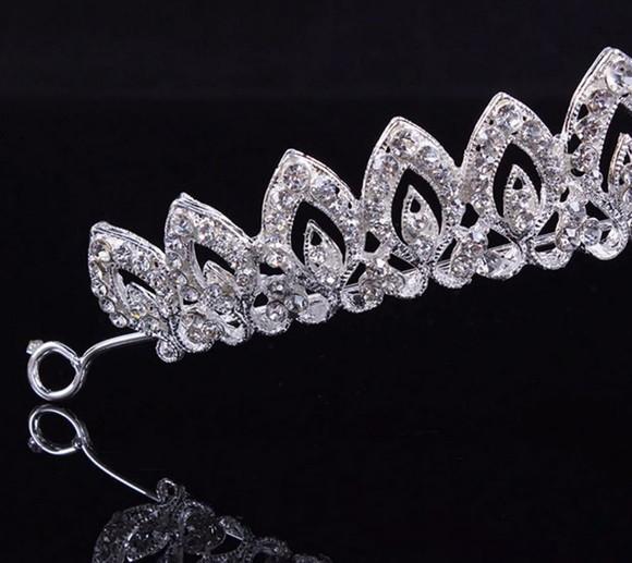 Tiara delicada de strass para noivas