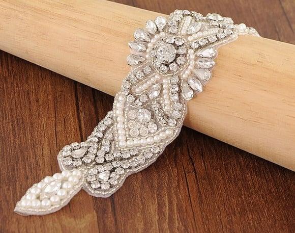 Aplique de strass e pérolas