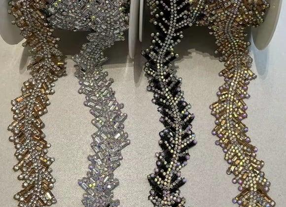 Aplique de Strass e Mini Espelhos 90cm