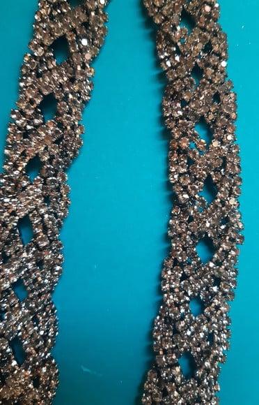 Cinto de Metal Trançado de Strass Preto