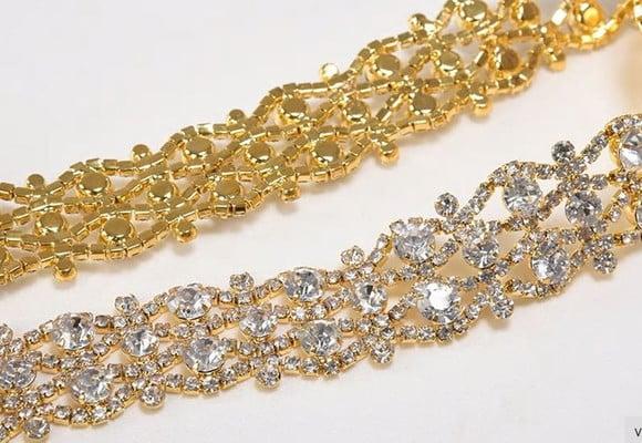 Cinto de Strass Dourado Luxuoso