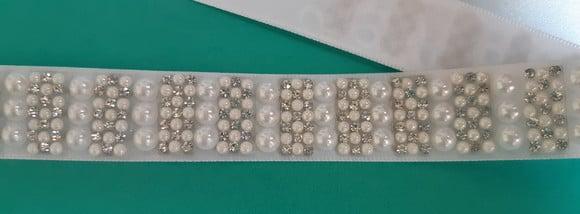 Cinto de strass e pérolas delicado