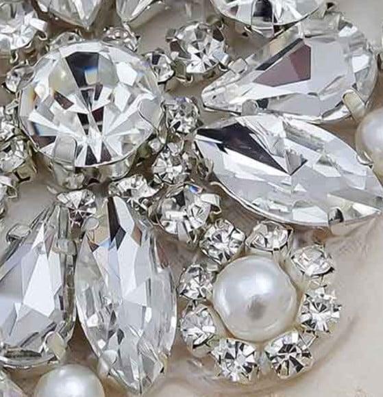 Cinto de Strass e Pérolas 78 cm Cor Prata