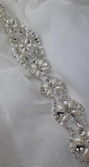 Cinto de Strass e Pérolas Prata Aplique 35 Cm!