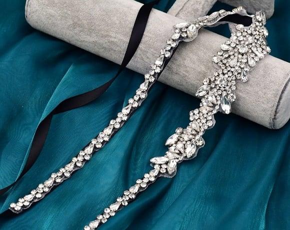 Cinto de Strass Prata Aplique 65cm