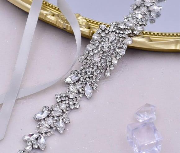 Cinto de Strass Prata Aplique 65cm