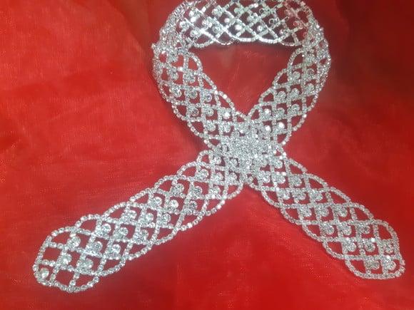 Cinto prata rendado de strass