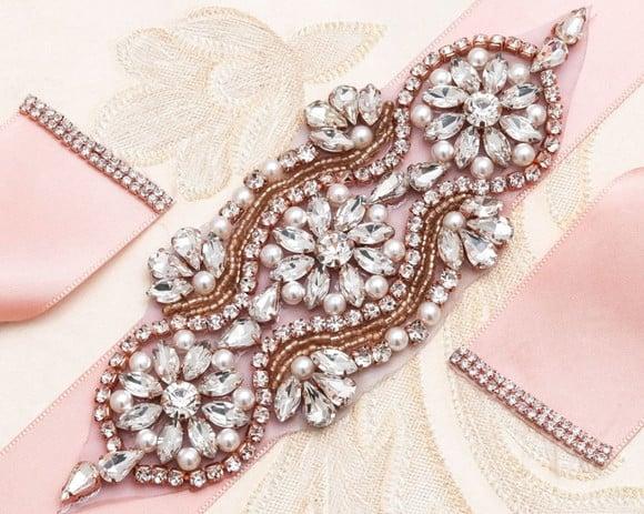 Cinto rosé gold com strass e pérolas PROMOÇÃO!